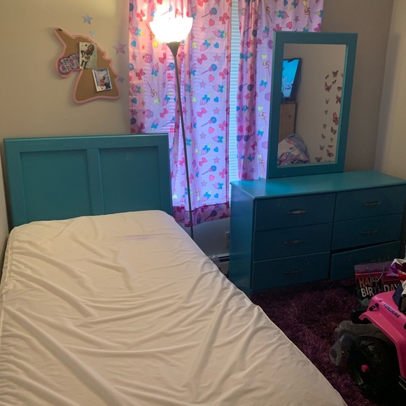 Bedroom set
